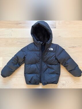 The North Face Kids Black Hooded Puffer Jacket with Sherpa Lining - Unisex
